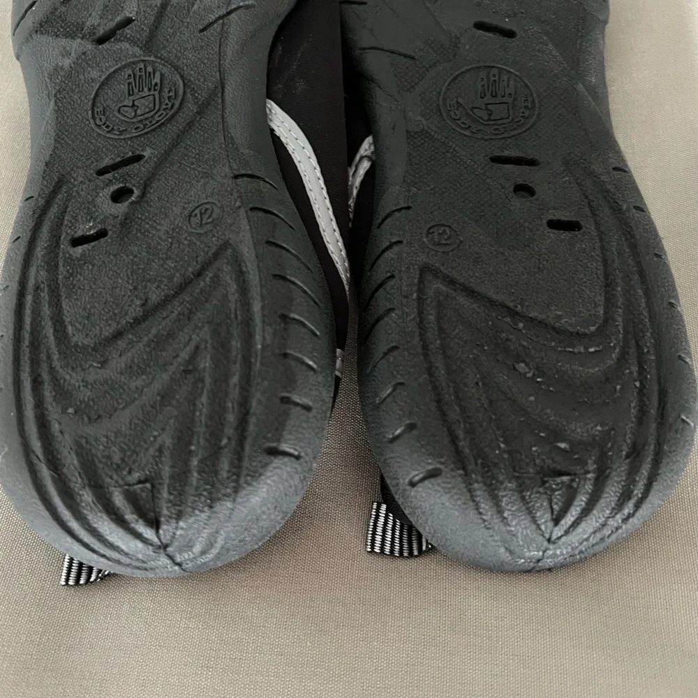 Body Glove Black and Gray Aqua Water Shoes - Men's size 12